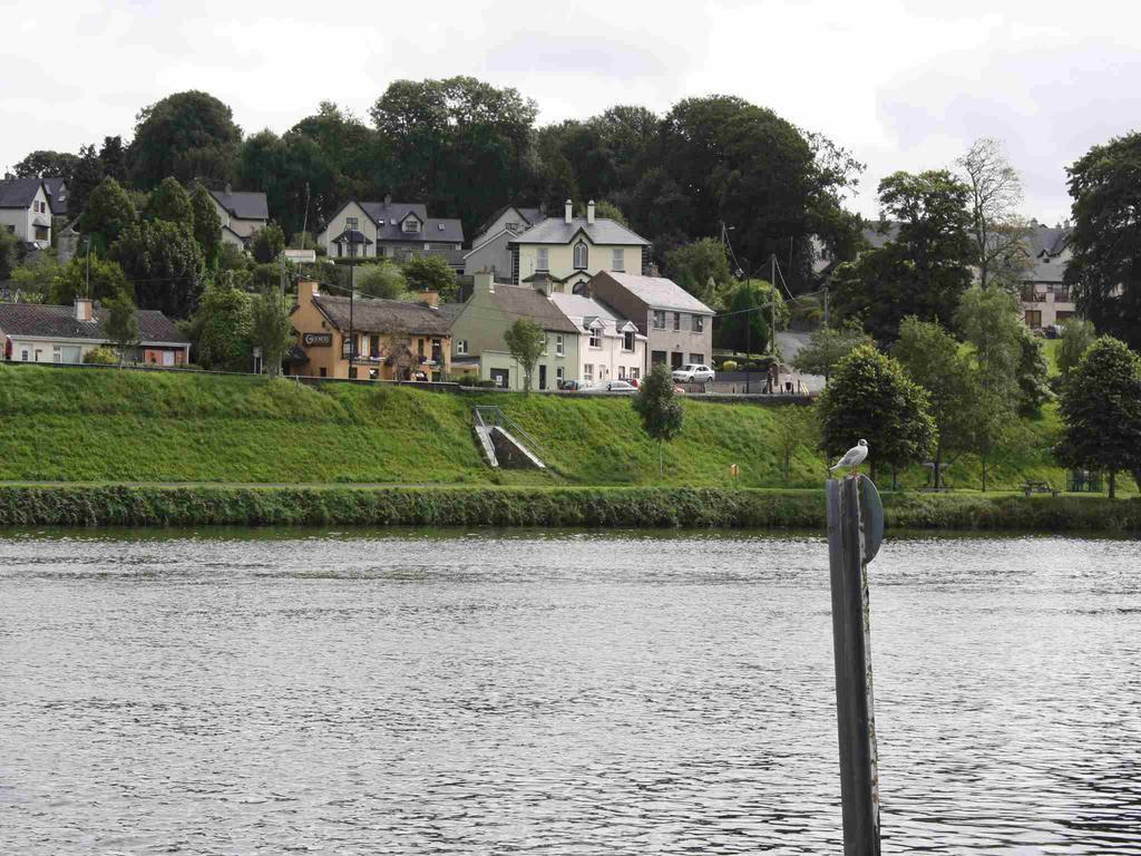 Shannon Breeze B&B Killaloe Buitenkant foto